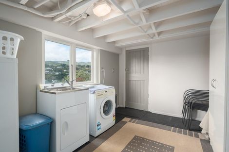 Photo of property in 6 Te Reinga View, Tawa, Wellington, 5028