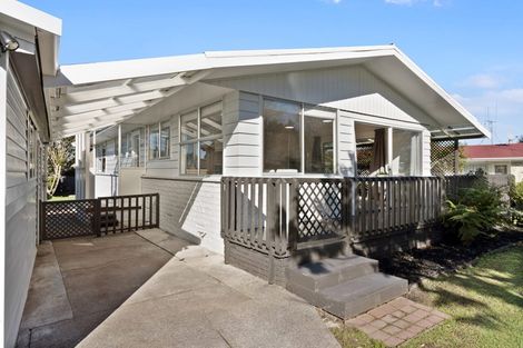 Photo of property in 23 Kowhai Street, Hamilton Lake, Hamilton, 3204