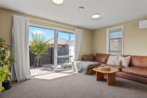 Photo of property in 2/126a Middlepark Road, Sockburn, Christchurch, 8042