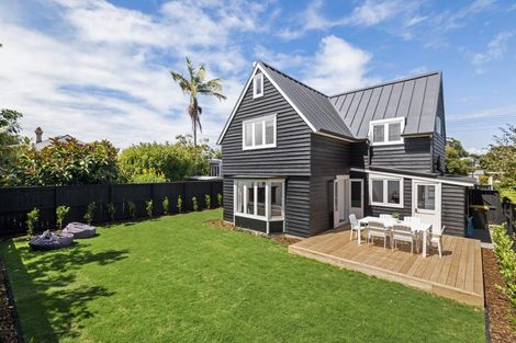 Photo of property in 2a Beaconsfield Street, Devonport, Auckland, 0624