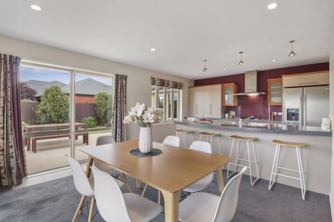 Photo of property in 5 Harrys Way, Redwood, Christchurch, 8051