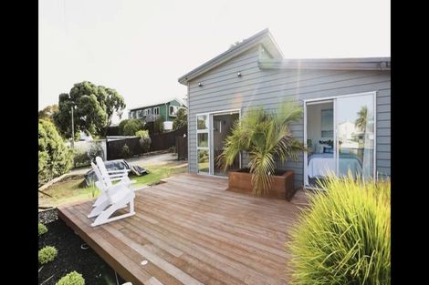 Photo of property in 2 Claude Road, Stanmore Bay, Whangaparaoa, 0932