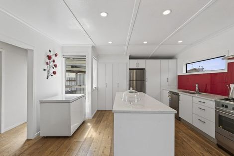 Photo of property in 1 Rimu Street, Strandon, New Plymouth, 4312