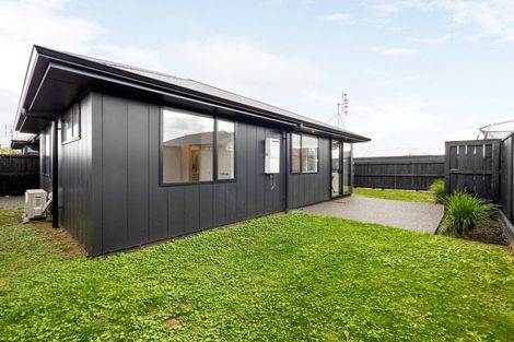 Photo of property in 2/9 Kingsley Street, Saint Andrews, Hamilton, 3200