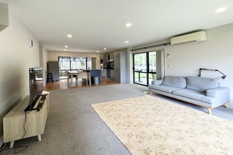 Photo of property in 6 Sun Place, Henderson, Auckland, 0612