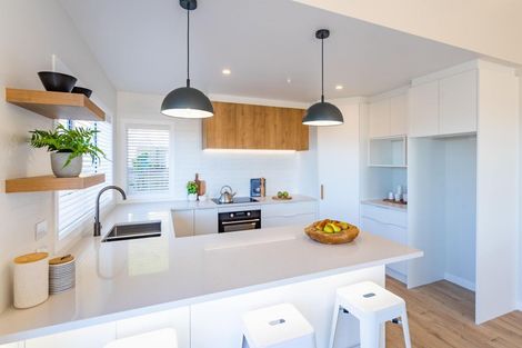 Photo of property in 90 Kotare Street, Waikanae, 5036