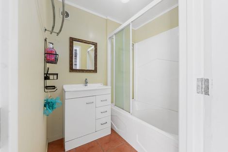 Photo of property in 218 Hillcrest Road, Hillcrest, Hamilton, 3216