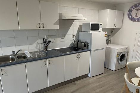 Photo of property in 6 Judkins Crescent, Cockle Bay, Auckland, 2014