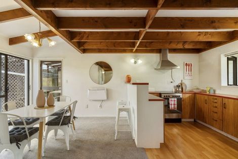 Photo of property in 5/8 West Lynn Road, Titirangi, Auckland, 0604