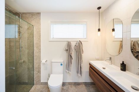 Photo of property in 6 Solitude Crescent, Kelvin Grove, 4414