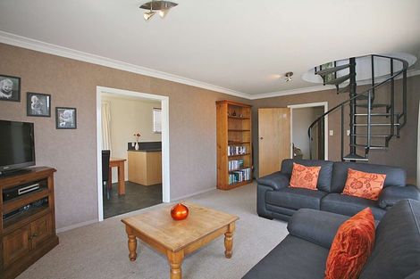 Photo of property in 6 Birdling Place, Halswell, Christchurch, 8025