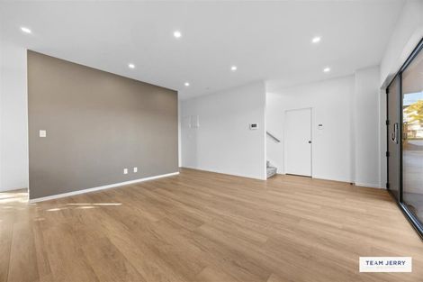 Photo of property in 339b Bucklands Beach Road, Bucklands Beach, Auckland, 2012