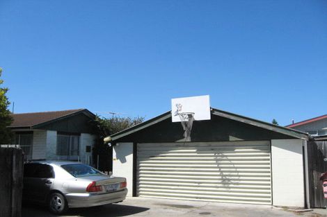 Photo of property in 15b Monteath Place, Redwood, Christchurch, 8051