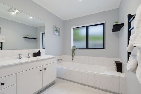 Photo of property in 27 Amberley Crescent, Bethlehem, Tauranga, 3110