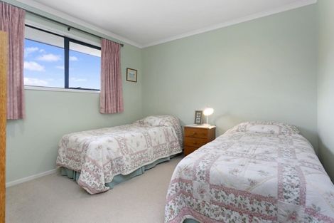 Photo of property in 1 Shaw Street, Leamington, Cambridge, 3432