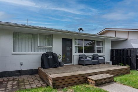 Photo of property in 2/82 Holly Road, St Albans, Christchurch, 8014