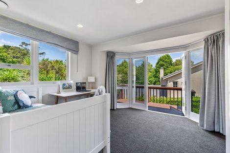 Photo of property in 10 Emily Lane, Greenhithe, Auckland, 0632