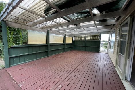 Photo of property in 16 Cypress Place, Sunnynook, Auckland, 0620