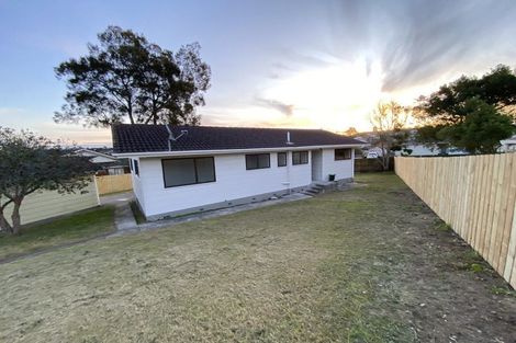 Photo of property in 17 Brougham Place, West Harbour, Auckland, 0618
