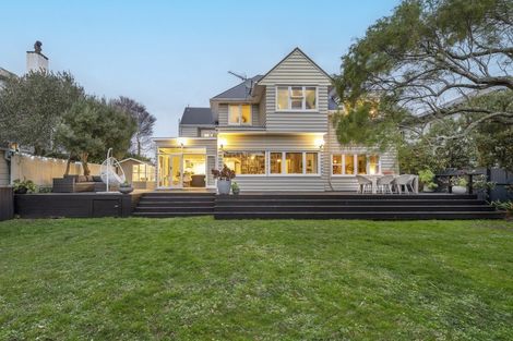 Photo of property in 130 Karori Road, Karori, Wellington, 6012