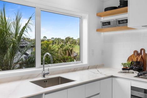 Photo of property in 3/35 John Court Street, Birkenhead, Auckland, 0626