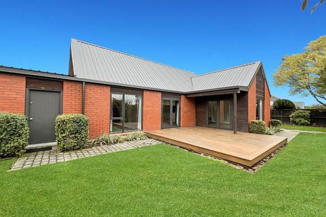 Photo of property in 2/87 Merrin Street, Avonhead, Christchurch, 8042