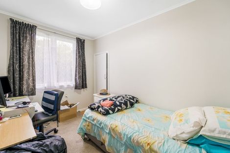 Photo of property in 4 Grainger Road, Te Atatu South, Auckland, 0610