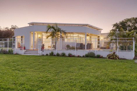 Photo of property in 18 Beach Grove, Omokoroa, 3114