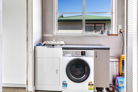 Photo of property in 19 Railway Esplanade, East Gore, Gore, 9710