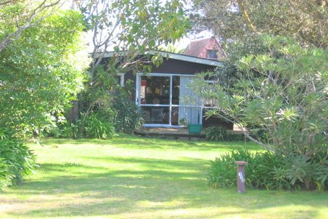 Photo of property in 129 Pipi Road, Whangamata, 3620