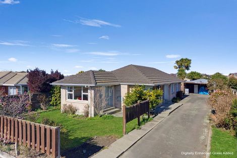 Photo of property in 42 Daniels Road, Redwood, Christchurch, 8051