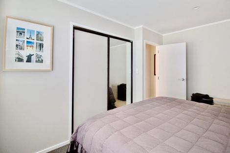 Photo of property in 2a Taipari Road, Te Atatu Peninsula, Auckland, 0610