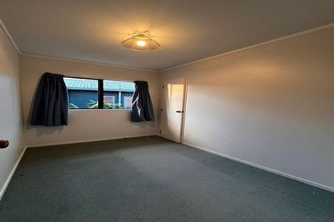 Photo of property in 3/4144 Great North Road, Glendene, Auckland, 0602