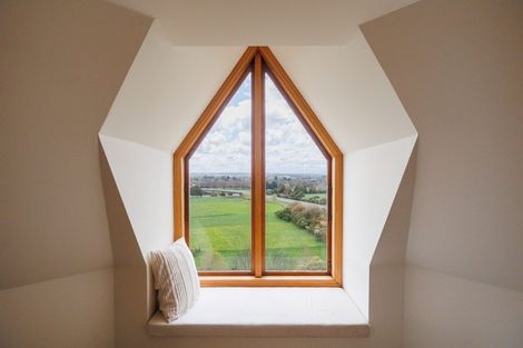 Photo of property in 96 Clifton Terrace, Fitzherbert, Palmerston North, 4410