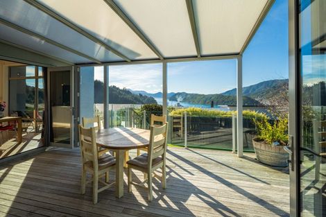 Photo of property in 33 Harbour View Heights, Picton, 7220