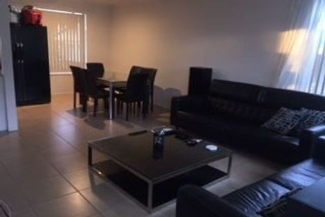 Photo of property in 1/281 Sunset Road, Sunnynook, Auckland, 0632