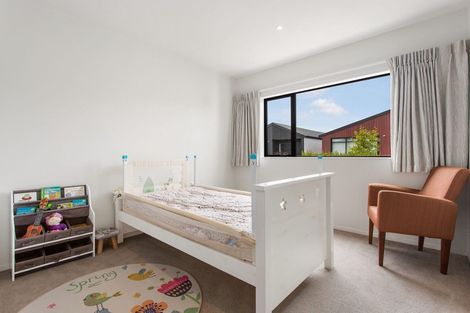 Photo of property in 11 Parachute Crescent, Papakura, 2110