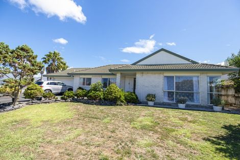 Photo of property in 1/11 Keswick Close, Northpark, Auckland, 2013