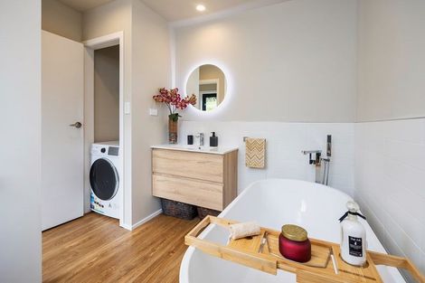 Photo of property in 6 Robins Way, Pokeno, 2471