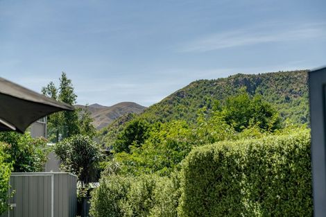 Photo of property in 10 Premier Place, Arrowtown, 9302