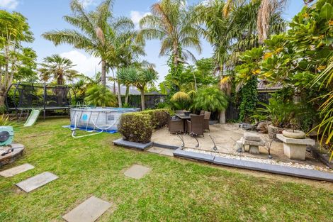 Photo of property in 24 Corsica Way, Karaka, Papakura, 2113