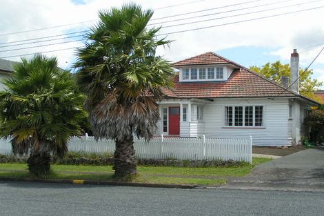 Photo of property in 13 Bayview Road, Hauraki, Auckland, 0622