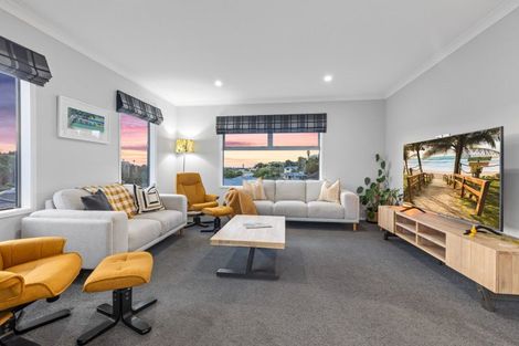 Photo of property in 111 Oteki Park Drive, Welcome Bay, Tauranga, 3112