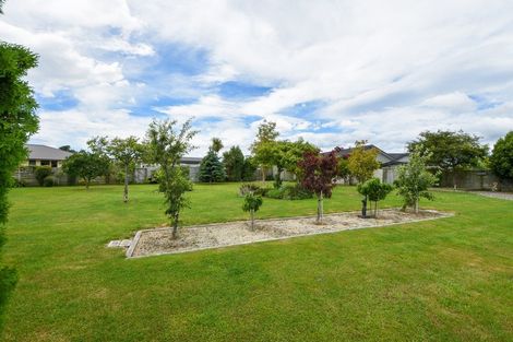 Photo of property in 8 Daffodil Grove, Carterton, 5713