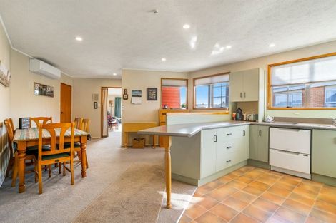 Photo of property in 11 Calder Place, Winton, 9720