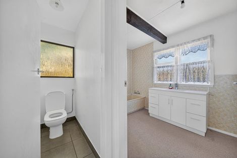 Photo of property in 44 Pinedale Crescent, Riversdale Beach, Masterton, 5872