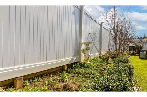 Photo of property in 48 Zefiro Drive, Massey, Auckland, 0614