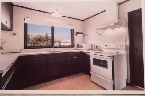 Photo of property in 2/54 Sunderlands Road, Half Moon Bay, Auckland, 2012