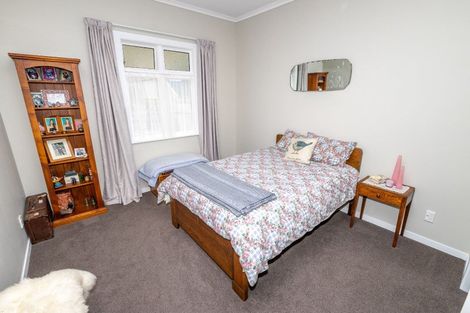 Photo of property in 190 Derwent Street, Island Bay, Wellington, 6023