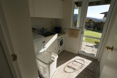 Photo of property in 1 Matai Place, Waikawa, Picton, 7220
